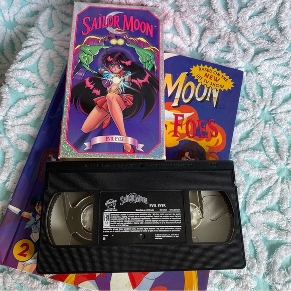 Vintage Sailor Moon VHS & Hardcover book lot - Picture 3 of 13